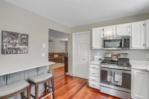 451 Panorama Dr, Mohegan Lake NY  10547-1204 exterior