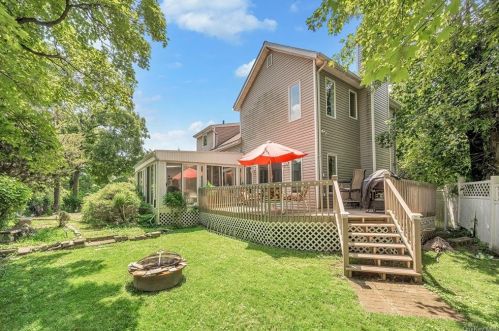 47 Malcolm St, Crotonville NY  10562-3241 exterior