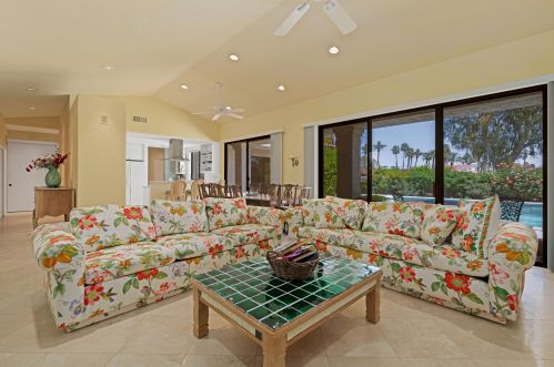 10111 Lakeview Dr, Rancho Mirage CA  92270-1474 exterior