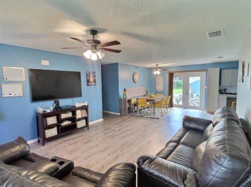 2371 Merrill Rd, Fort Pierce, FL 34952-7029