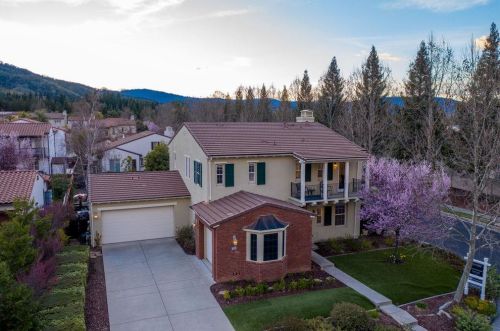 7555 Pinehurst Pl, Gilroy, CA 95020-2627