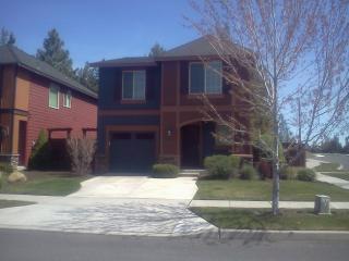 61492 Aaron Way, Bend OR  97702-9407 exterior