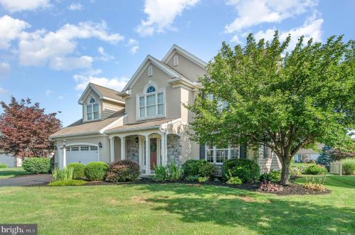 35 Meadow Dr, Ephrata, PA 17522-8449