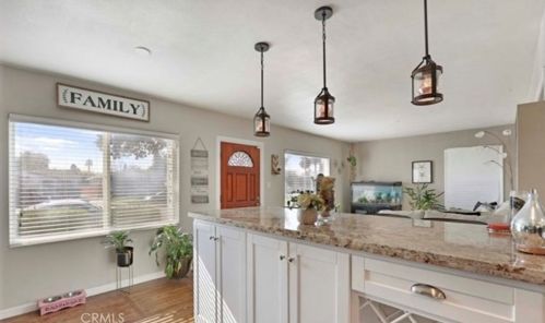 1517 Harding St, Long Beach CA  90805-3662 exterior