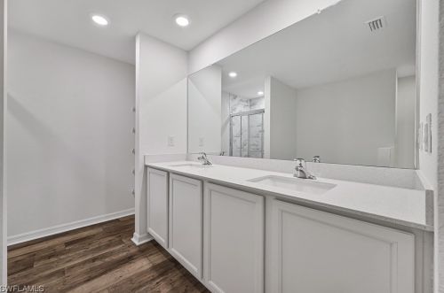 2911 5 Pl, Cape Coral FL  33904-3410 exterior
