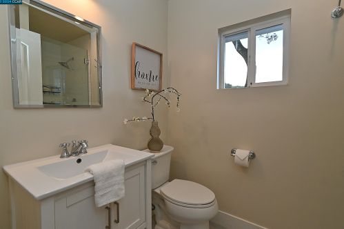 122 El Toyonal, Orinda CA  94563-2133 exterior