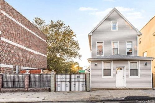 1451 Rosedale Ave, Bronx, NY 10460-3207