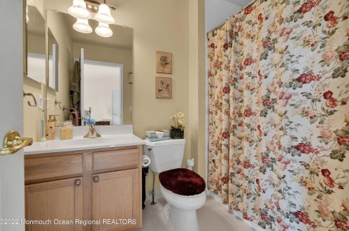 88 Enclave Blvd, Lakewood NJ  08701-5783 exterior