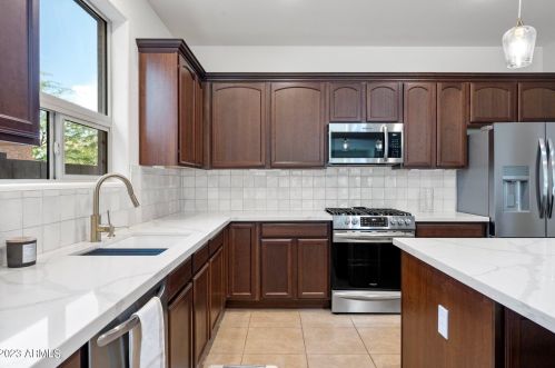 28305 44th Way, Cave Creek AZ  85331-3641 exterior