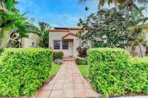 110 George Bush Blvd, Delray Beach, FL 33444-4033