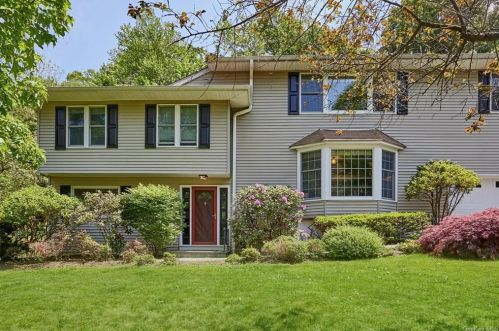 15 Hillview Dr, Pleasantville, NY 10570-2030