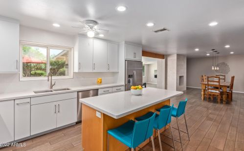 6507 Paradise Dr, Scottsdale AZ 85254-5175 exterior