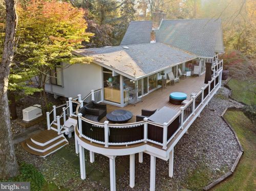 1323 Valley Rd, Ithan, PA 19085-2125
