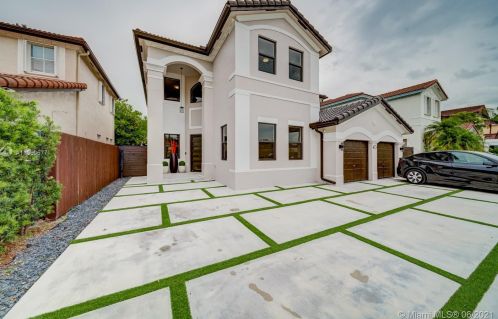 8941 178th St, Hialeah FL  33018-6554 exterior