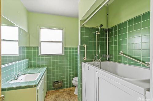 163 Iris St, Redwood City CA  94062-1950 exterior