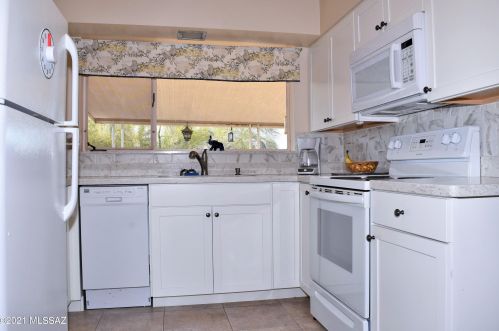 1942 Calle Del Ocio, Tucson, AZ 85745-2130
