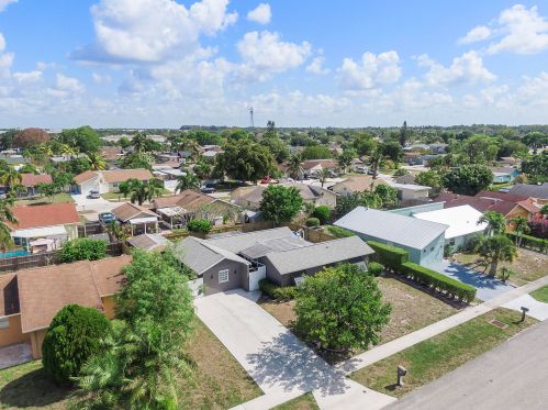 10347 Pippin Ln, West Palm Beach, FL 33411-3018