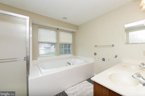 2 Touchstone Ct, Erial NJ  08081-4704 exterior