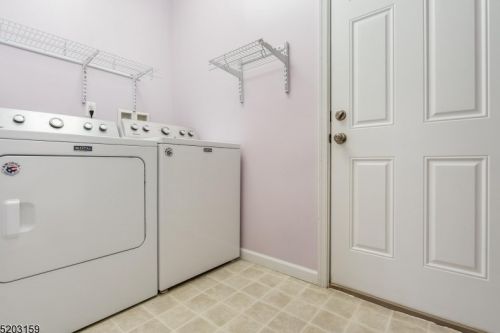 31 Hillery Dr, Roxbury Township NJ  07836-9527 exterior