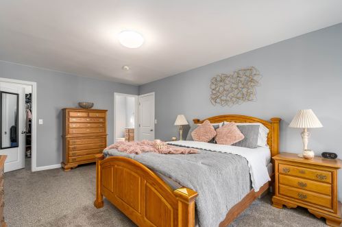 4 Ames Rd, Brookline NH  03033-2304 exterior