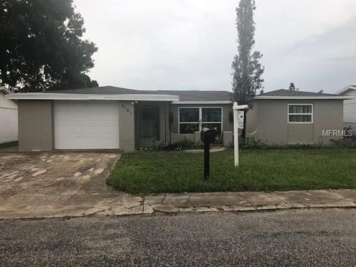 3131 Salisbury Dr, Tarpon Springs, FL 34691-4742
