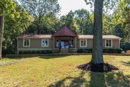 110 Diddle Dr, Hendersonville, TN 37075-3914