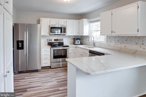 12291 Marlboro Ct, Woodbridge, VA 22192-1801