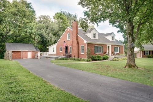 121 Park Cir, Columbia, TN 38401-2160