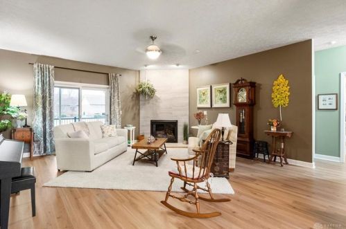 105 Millwood Village Dr, Englewood, OH 45315-9683