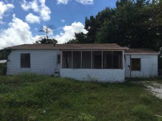 1448 100th St, Miami, FL 33147-1820