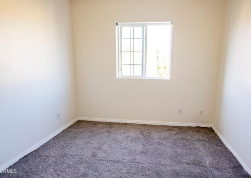 628 Green River St, Oxnard CA  93036-5318 exterior