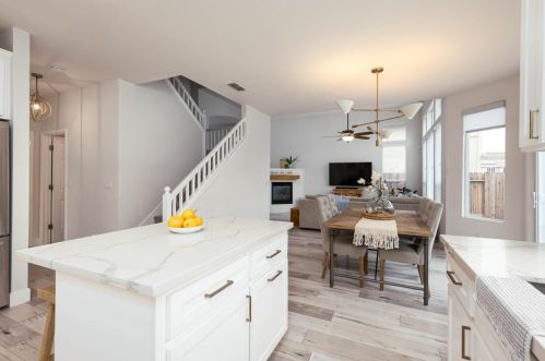 1180 Brae Ct, Folsom CA  95630-6110 exterior