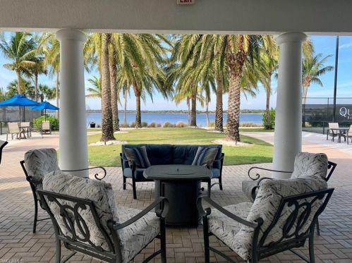 9407 Quarry Dr, Naples FL  34120-5223 exterior