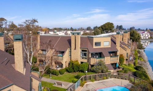 59 Cove Ln, Redwood City, CA 94065-1534