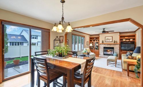 3917 Wolf Ct, Green Bay, WI 54301-1092