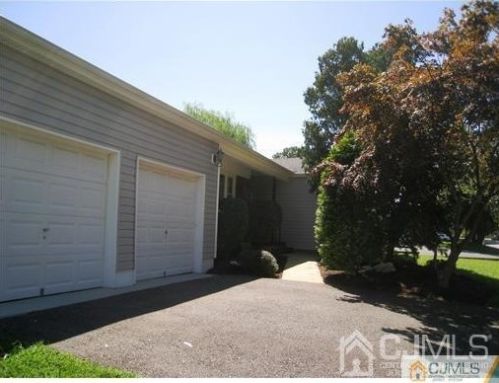 314 New Brunswick Ave, East Brunswick NJ  08816-4035 exterior