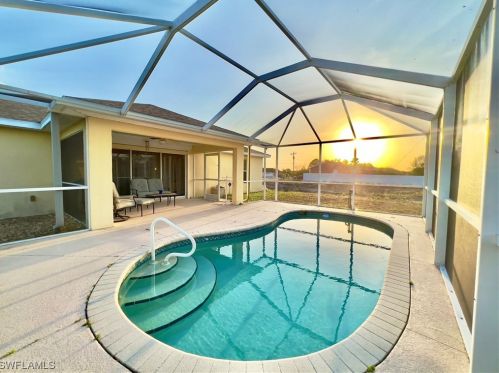 3724 12th St, Lehigh Acres, FL 33971-5120