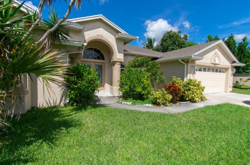 6013 Wolverine Rd, Fort Pierce, FL 34986-3705