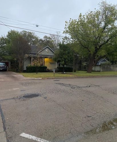313 Alamo St, Weatherford, TX 76086-3205
