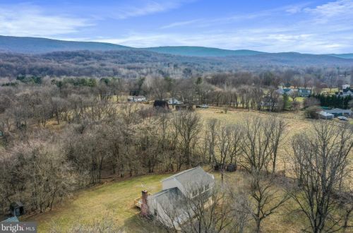 166 Hyde Park Ln, Charles Town WV  25414-4545 exterior