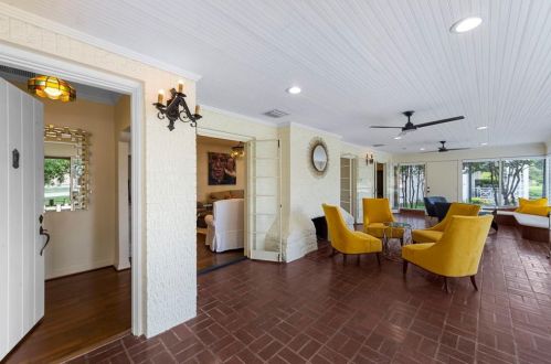 3232 Bellaire Dr, Fort Worth TX  76109-1307 exterior