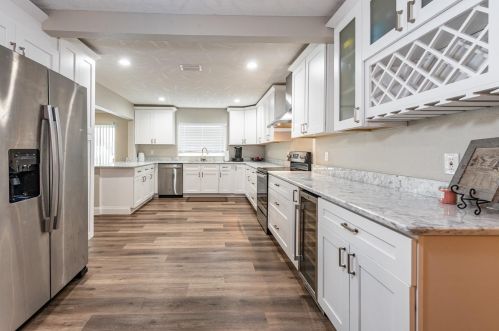 2406 Sunset Ln, Lutz FL  33549-8209 exterior