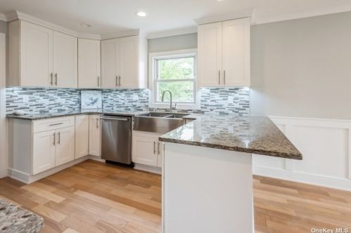 232 44 St, North Lindenhurst NY 11757-2307 exterior