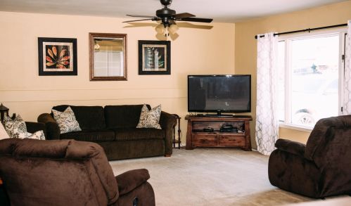 721 Roosevelt Rd, Twin Lakes, WI 53181-9619