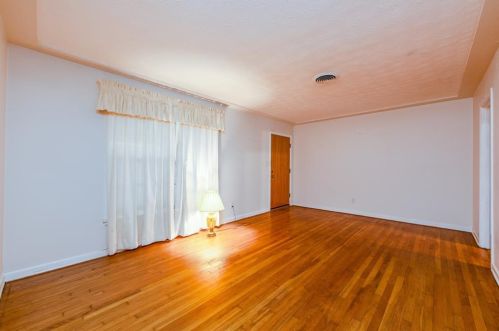 3408 Hedrick St, Fort Worth, TX 76111-6322