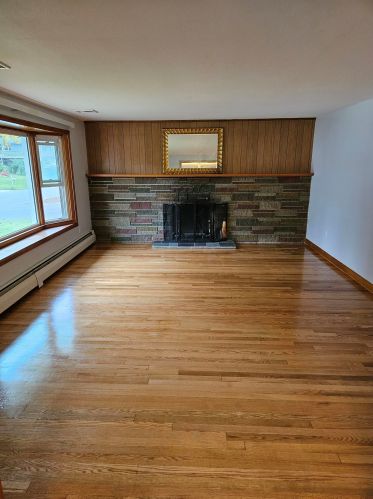 6 Gln Denin Dr, Salem NH  03079-2302 exterior