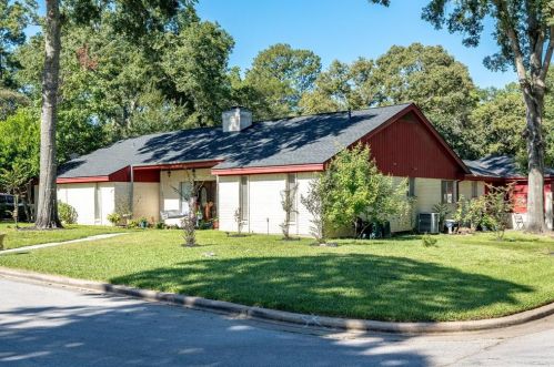 100 Kirkwood Ln, Conroe TX  77304-1724 exterior