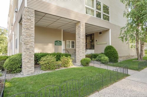 1400 Bedford St, Stamford CT  06905-5200 exterior