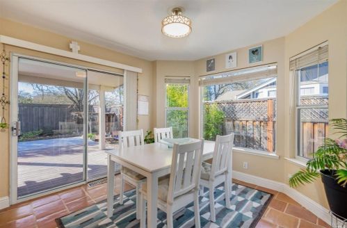 144 Fulton Pl, Windsor CA  95492-9474 exterior