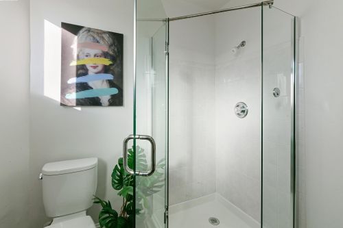 733 59th St, Oakland CA 94609-1417 exterior